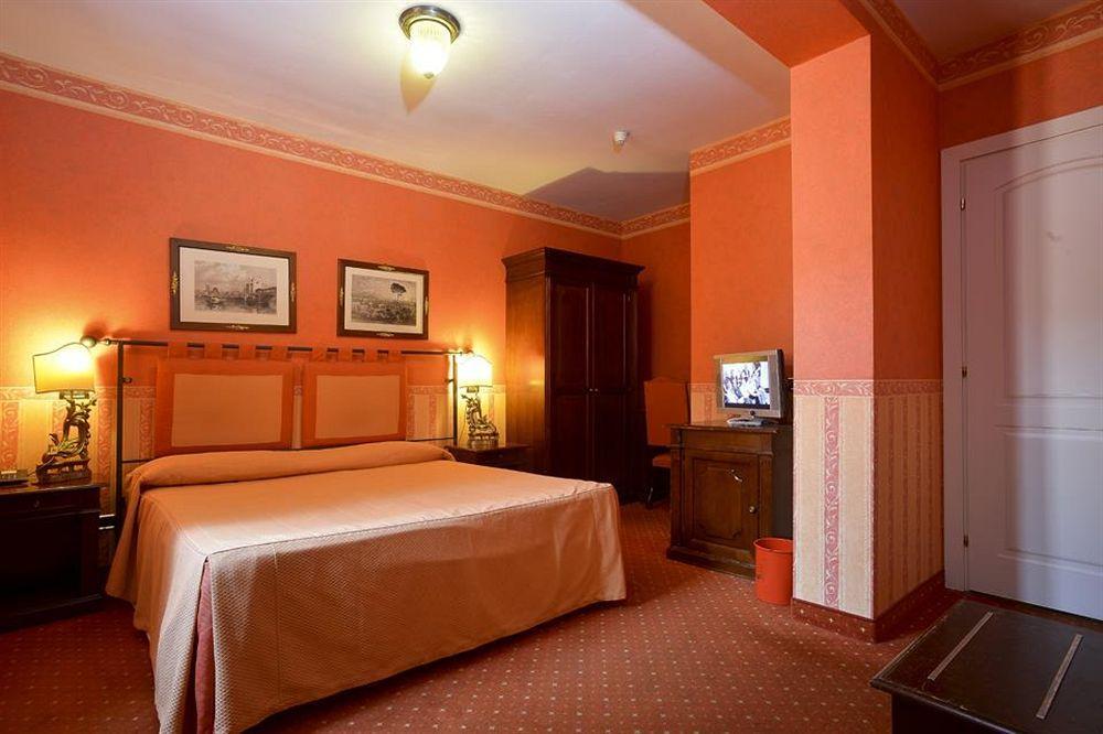 อิล กานาเล โฮเต็ล Hotel โบโลญญา ภายนอก รูปภาพ